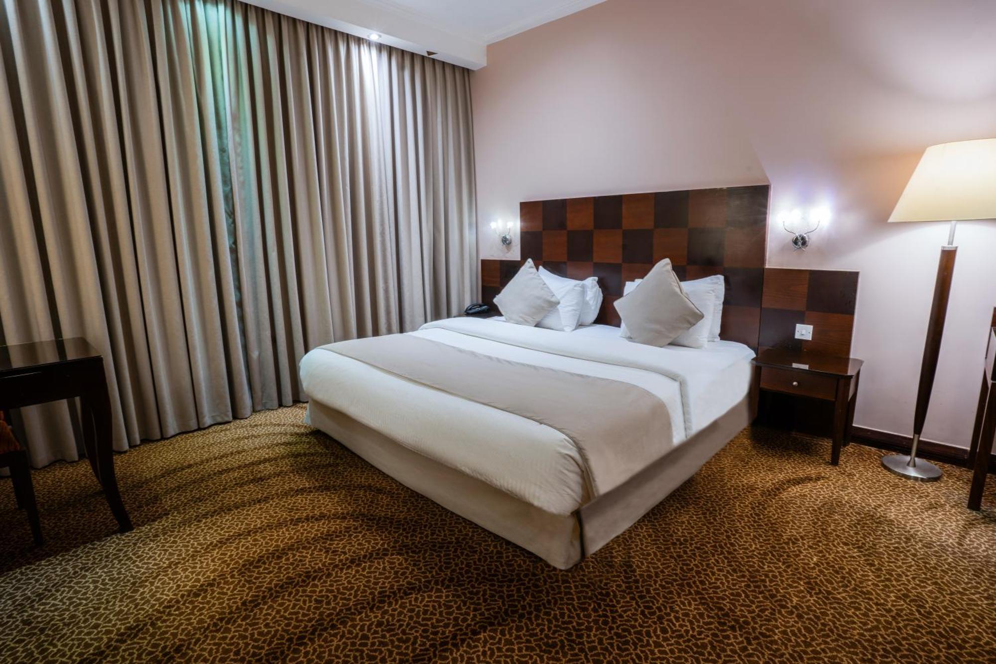 Ayass Hotel 4*